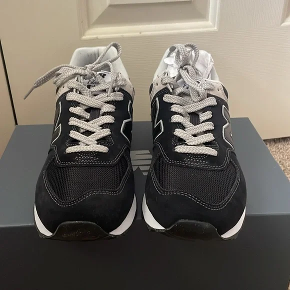 New Balance 574 Core Black White US 9.5 - Picture 2 of 6